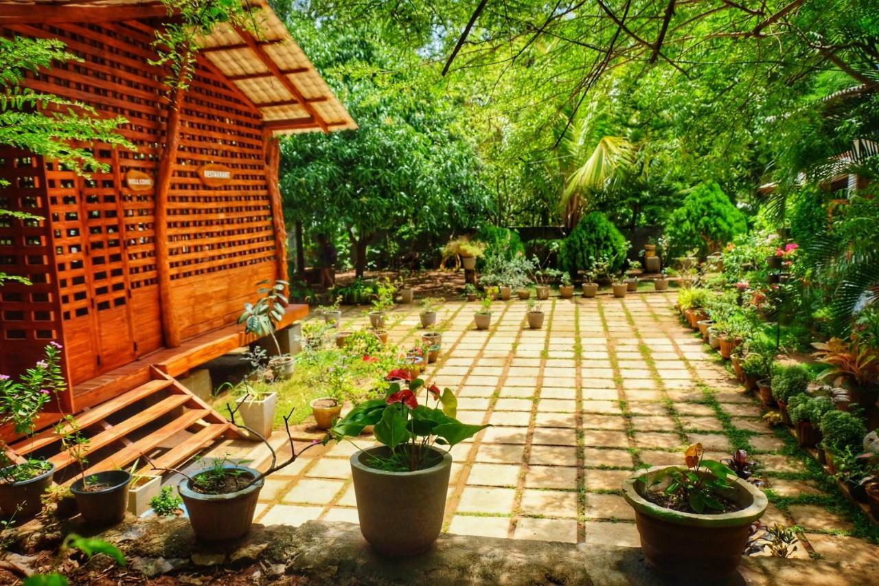 Golden Rainbow Guest House Dambulla Exterior photo